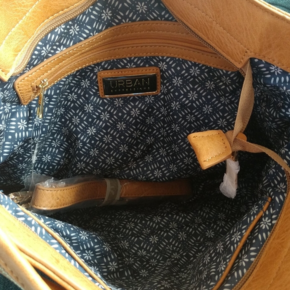 Handbag - Picture 3 of 4